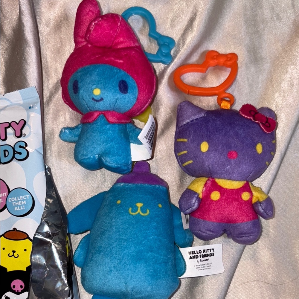 Hello Kitty and Friends Clip-On Plush Set - Picture 2 of 2